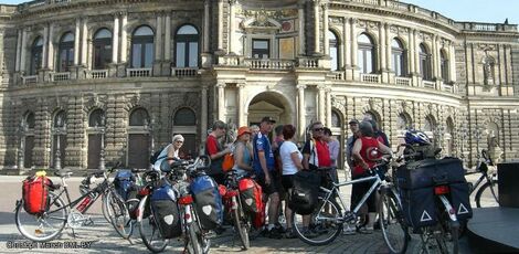 Mit dem Fahrrad durch Dresden (Foto: Ch. Muench) Mit dem Fahrrad durch Dresden (Foto: Ch. Muench)